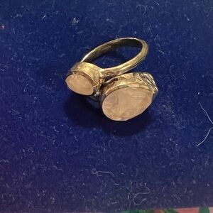 Adjustable stone ring